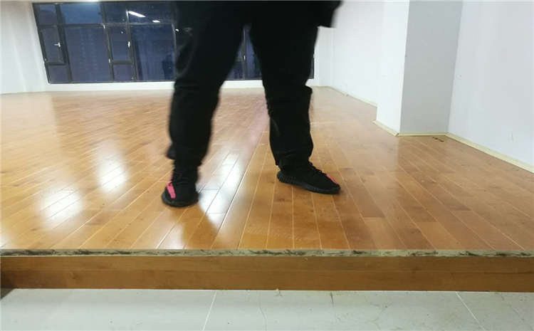 柞木乒乓球館木地板翻新施工