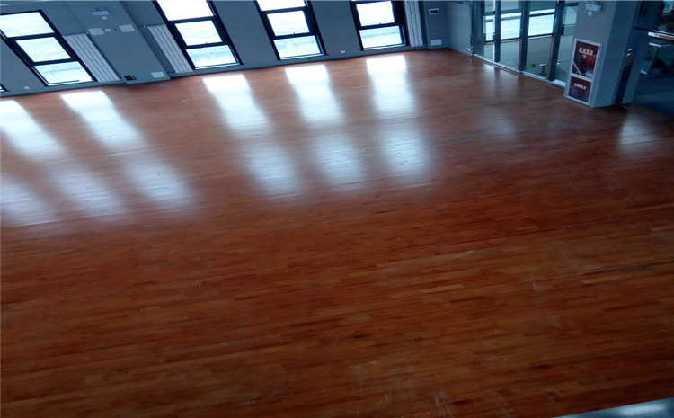 指接板籃球場地木地板雙層龍骨結構