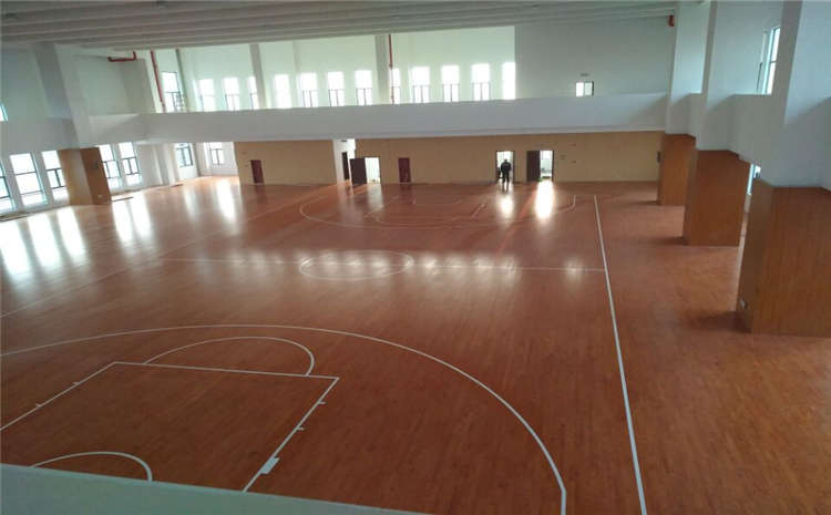 學校乒乓球館木地板**是多少錢？