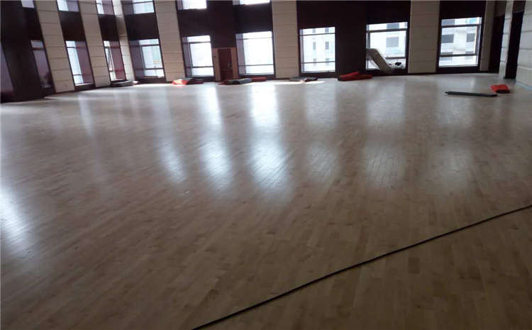 江蘇學校運動木地板施工團隊