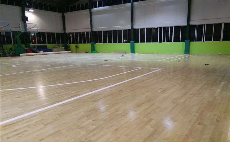 常用的籃球館地板一般多少錢