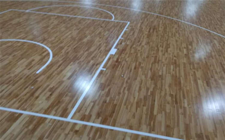 20厚排球館木地板怎么翻新？
