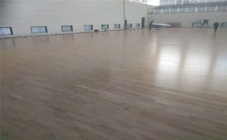 22厚籃球場地木地板怎么翻新？